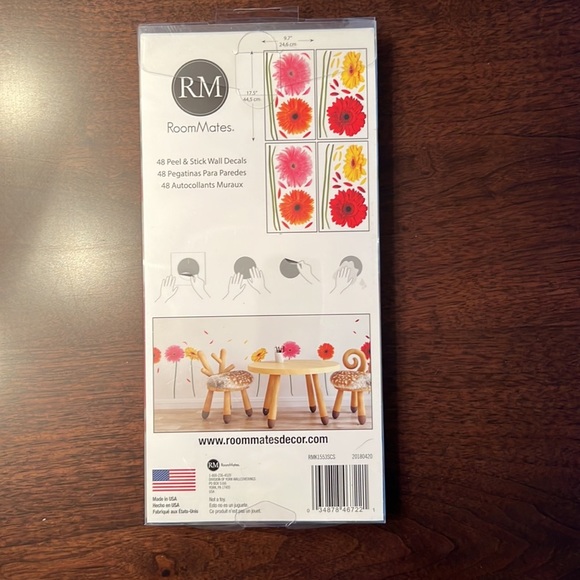 NEW RoomMates Small Gerber Daisies 48 Peel and Stick Wall Decals (RMK1553SCS) - Picture 2 of 3
